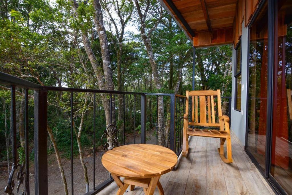 Cabanas Roca Verde Monteverde エクステリア 写真